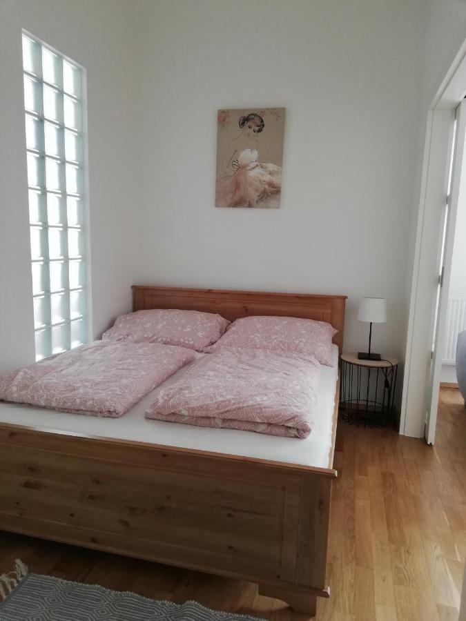 Gold 2 Apartman Sopron Exterior photo